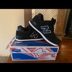 New Balance black, classic mens size 8 US 574